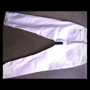 Distressed white skinny boyfriend jeans